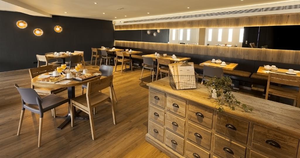 Apartahotel Dos Rios Aínsa Екстериор снимка