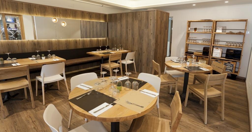 Apartahotel Dos Rios Aínsa Екстериор снимка